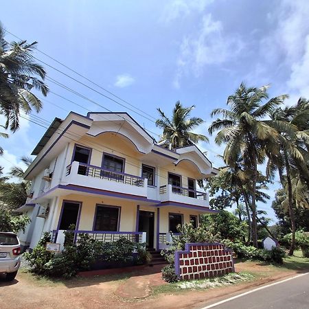 Lobo'S Guesthouse Кавелосим Екстериор снимка
