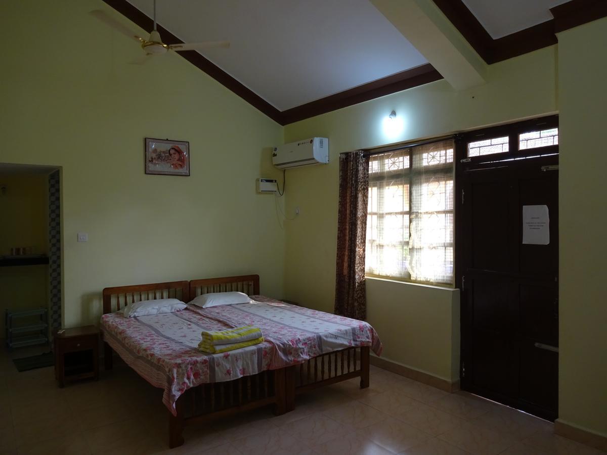 Lobo'S Guesthouse Кавелосим Екстериор снимка